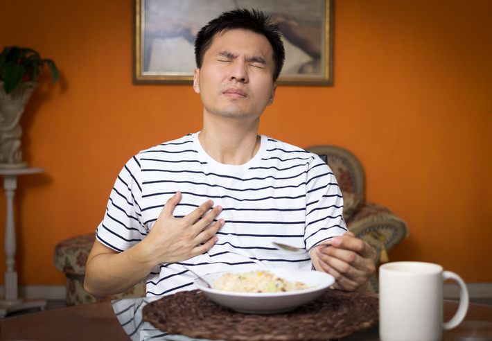 Difficulté à respirer après manger que faire